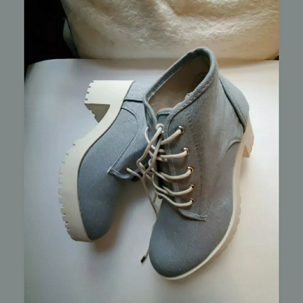 NWT Zara canvas bootie , light blue